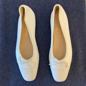 CHANEL white ballerina flats size 39.5